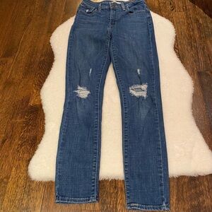 Levi’s high rise skinny 25